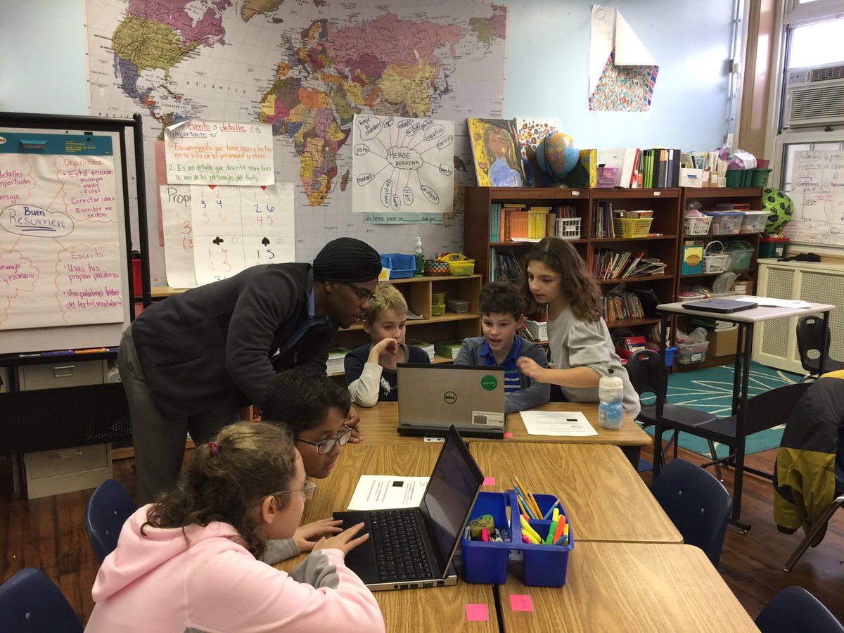 kimaftergood's tweet photo. Coding today in Scratch with these great kids and Accenture colleagues. “Our future’s so bright we’ve gotta wear shades.” #makingadifference #HourOfCode @Accenture @AccentureFed https://t.co/rwCYfxrwQm
