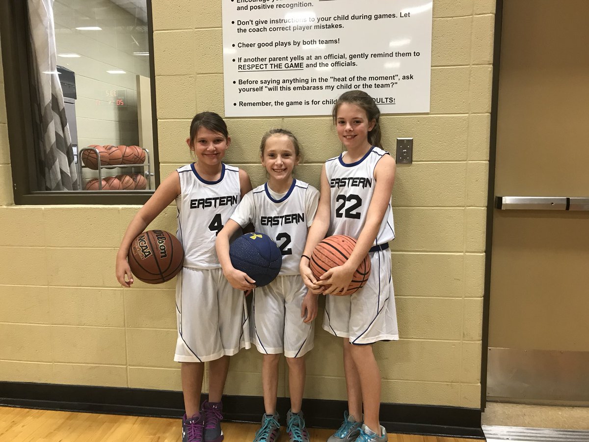 KRQuarles's tweet photo. Day 3 of basketball with some of my students. They played an amazing game!! I’m so proud to be so many wonderful, smart, kind, and talented students’ teacher! #5thGradewithMsQ ✨✨✨ #TheyMakeMeBetter #iTeach @HSVk12 @gsesowls https://t.co/EQ2LPVZS0k