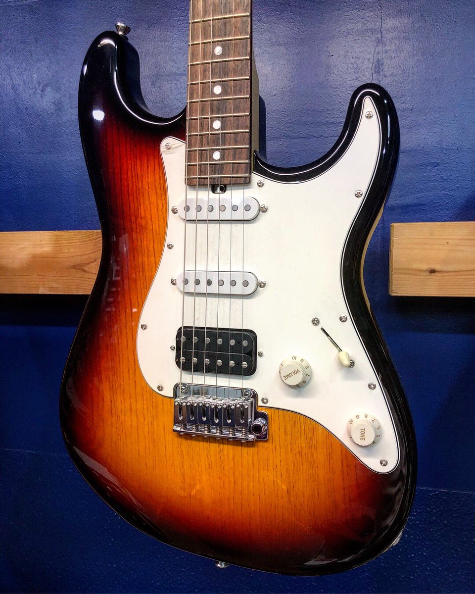 CrewsGuitars's tweet photo. “Bottom’s UP 2017”

Like a 80’s LA sound!

This is Crews standard.

#CrewsManiacSound #bottom’s up #guitar #ashbody #originalpickups #rosewood #rosewoodfingerboard #rock #blues #jazz  #fusion #madeinjapan #japanmade #gotoh #daddario #mickaellandau https://t.co/BsEK3RNdNb