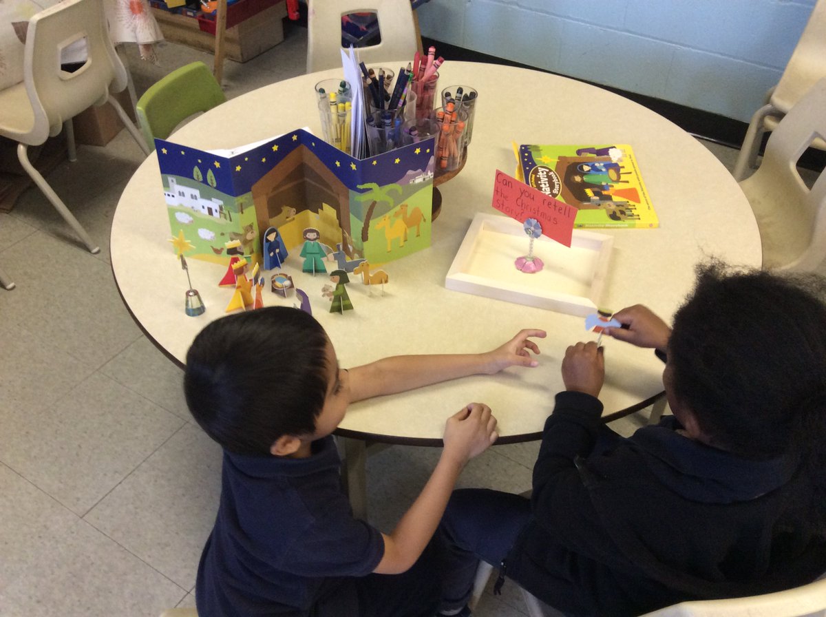 EvansRm102's tweet image. The students have been busy retelling the Christmas Story.  #expressivelanguage