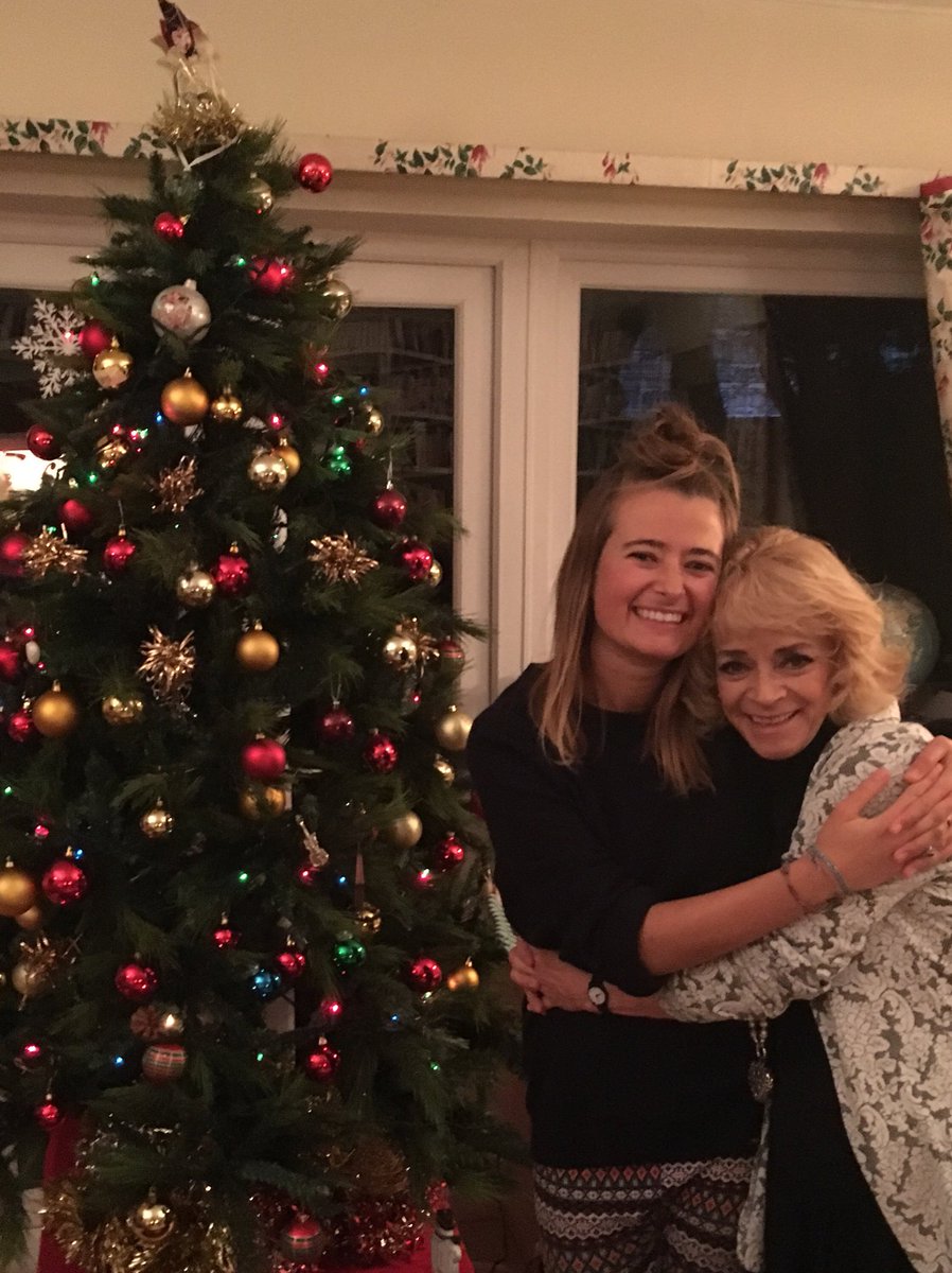 Download Sue Holderness On Twitter Arrived Home After First Four Shows Free Wallpaper Sue Holderness On Twitter Arrived Home After First Four Shows For Android Free