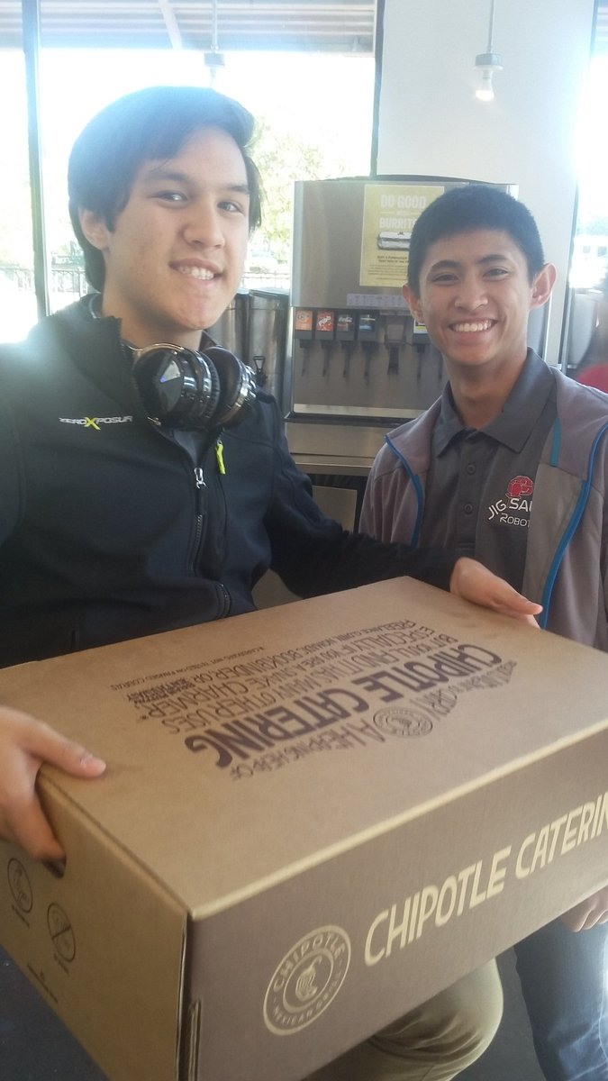 CCISDRobotics's tweet image. Chipotle fuels team jigsaw