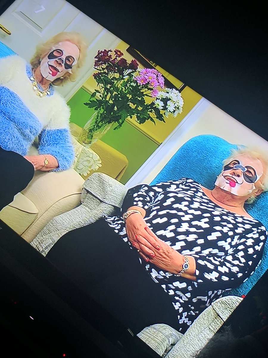 justlikejodi's tweet photo. #Gogglebox I just spat my tea allover I really love these two https://t.co/m19swlSnY1