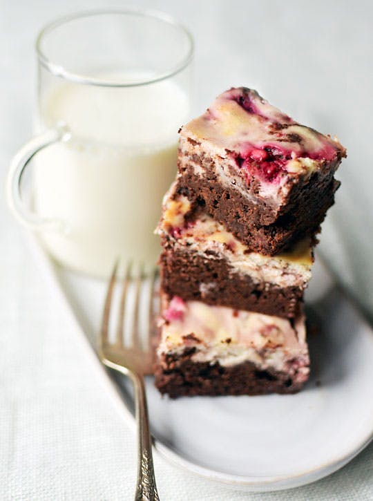 CoachFarm's tweet image. It's #NationalBrownieDay! Celebrate with sweet &amp;amp; savory goat cheese brownies😋😍 thekitchn.com/sweet-recipe-r…