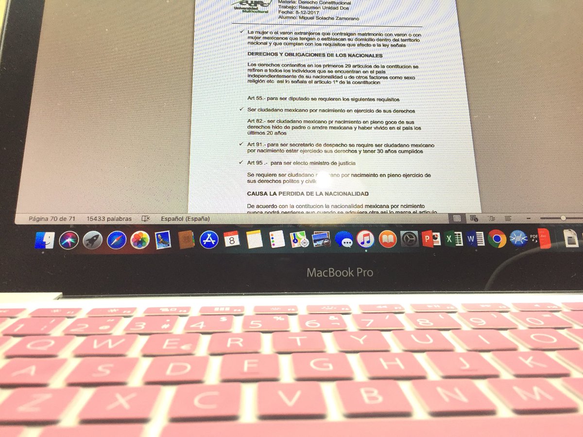 solachemx's tweet photo. Escuchando @Calibre50 #CorridoDeJuanito y haciendo tarea de #DerechoConstitucional #TareaTime #Universidad #Derecho #Cudec https://t.co/hxlOL6N43D