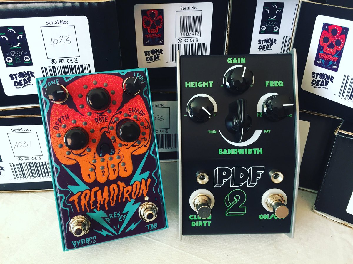 boutiquepedalny's tweet photo. 🙏お待たせ!再入荷⚡️🎛🎛🎛🎛🎛⚡️Stone Deaf PDF-2・TREMOTRON https://t.co/VWqbNj2tm2 ☠️☠️☠️ #stonedeaf #effectpedals #pdf #pdf2 #tremotron #available @boutiquepedalny Happy Holidays 😎🎸👍 @Stonedeaffx https://t.co/uJSkDQXMf1