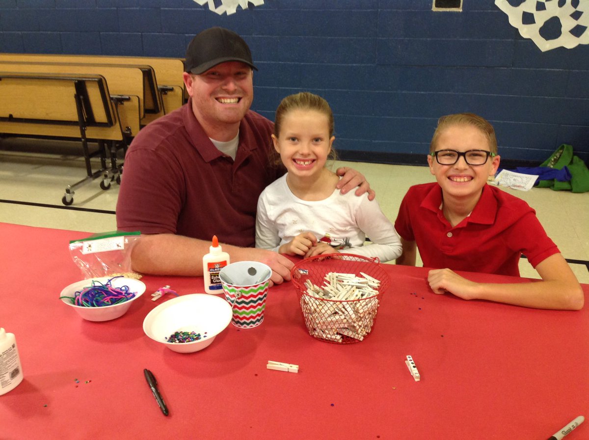 HarmonElemHawks's tweet photo. Loads of fun at Santa's Workshop at Harmon. Come hear a story and see Santa. https://t.co/owZgVEW4VJ