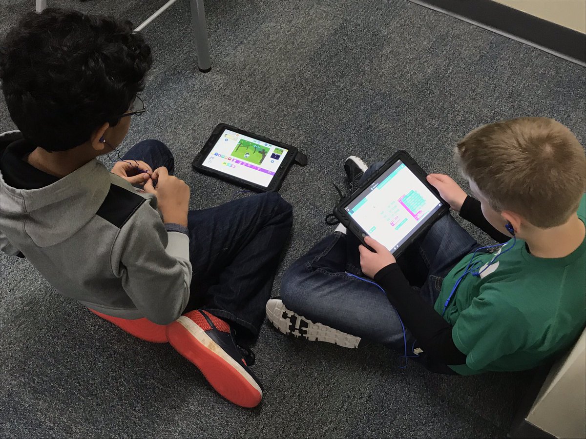 MrsLearnalot's tweet image. Reflecting on our Hour of Code learning by recording videos on Flipgrid! #lakesidecodes #beyondhourofcode #lakeside1718