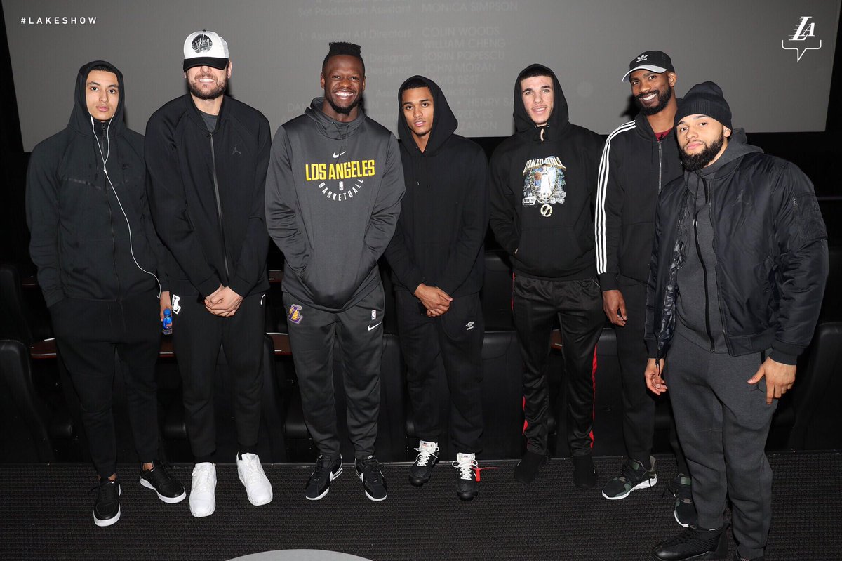 🎥🍿 Fun night out at the movies seeing @Mollys_Game with the fellas   #LakeShow | #MollysGame https://t.co/oyoJSAv1Xt