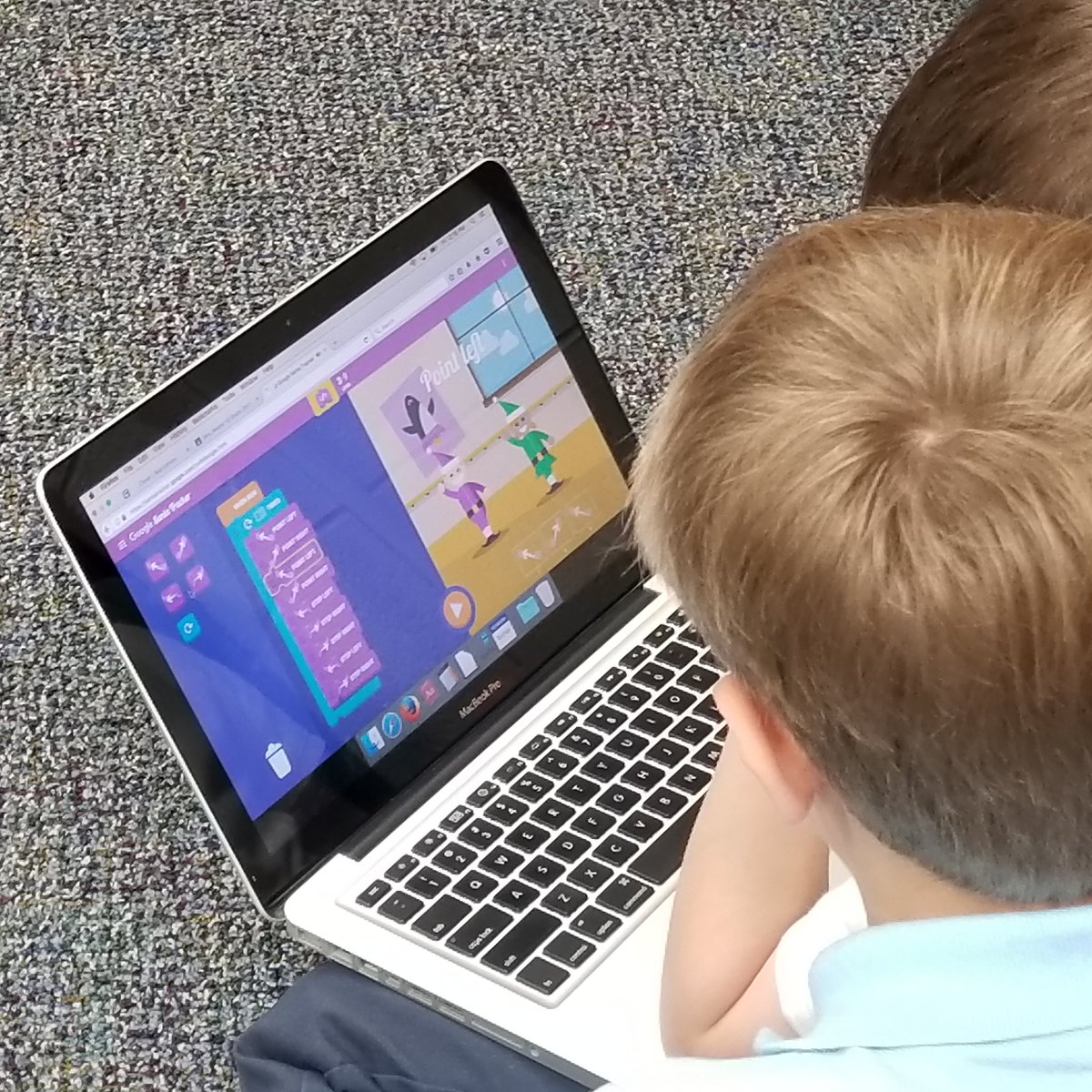 HSwartz25's tweet photo. My 1st grade Ss participating in the Hour of Code making their Elves Boogie. #TeamSouthBend #CSEdWeek2017 @SouthBendCSC @ThatMrsHackett @HamiltonTradit1 @MrsSwartzsClas1 https://t.co/x4Cxit43te