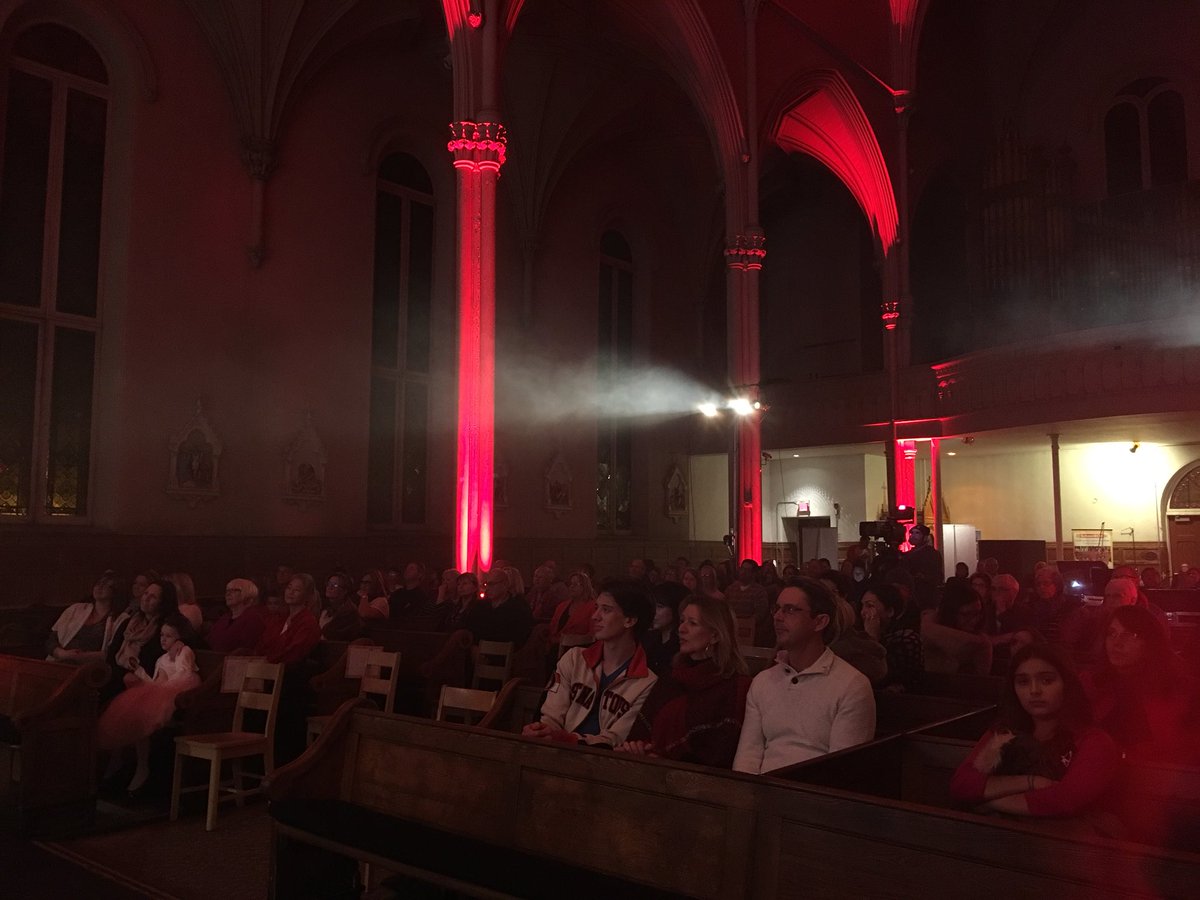 Happy to see a packed house at the <a href="/APOttawa/">Amazing People</a> holiday benefit concert. Proceeds support amazing and deserving charities <a href="/schoolBOXhelps/">SchoolBOX</a> @FMJF143 <a href="/HeraMission/">Peggy Taillon</a> <a href="/ProjectNorthCDN/">Project North</a> #OttGives #MyOttawa