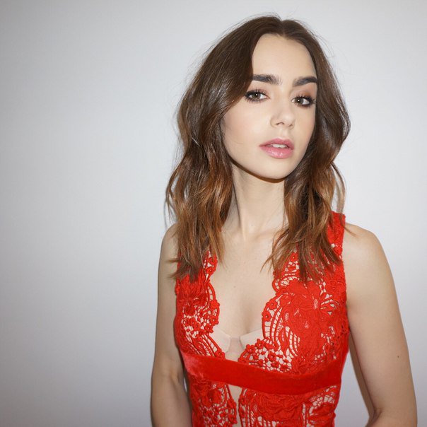 lilycollins_br's tweet image. Deusa! 😍