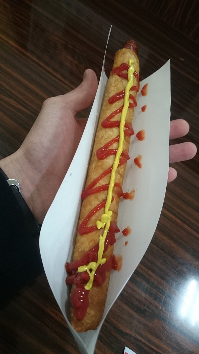 櫻井 慎也 養老サービスエリアにて ブリトードッグ ホットドッグとアメリカンドッグの中間のような見た目をしてます 外側の生地がパリパリとしていていい感じです ホルモン焼きそば ソースではなくうまダレを使用していて コレがホルモンとの相性抜群 櫻井 慎也 養老サービスエリアにて ブリトードッグ ホットドッグとアメリカンドッグの中間のような見た目をしてます 外側の生地がパリパリとしていていい感じです ホルモン焼きそば ソースではなくうまダレを使用していて コレがホルモンとの相性抜群