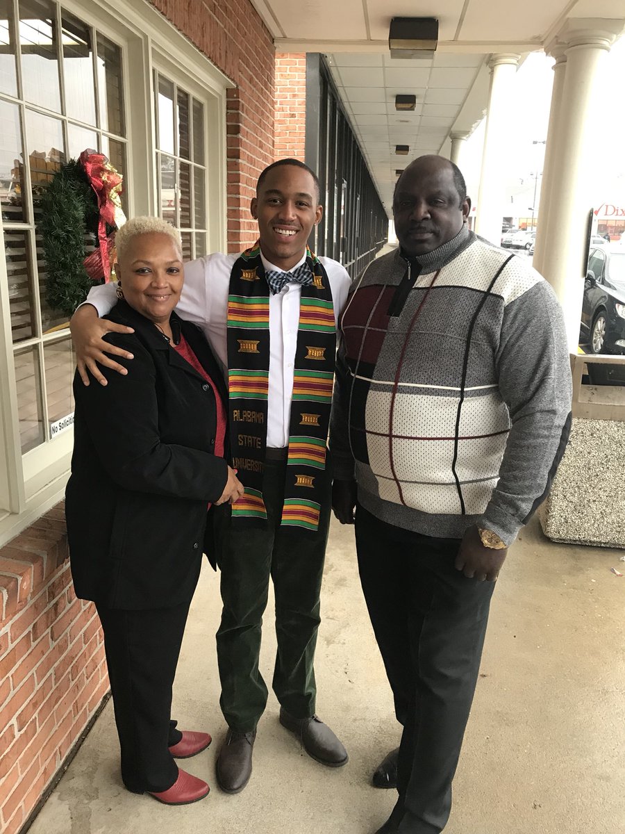 ceo_cooley's tweet photo. Graduation was a success... I wouldnβt trade today for anything π― #myasu π #GRADSZN π #150years π₯ #CEO πΈ #StateOG π£ #mobillionaires π https://t.co/JWB9tfZkOq