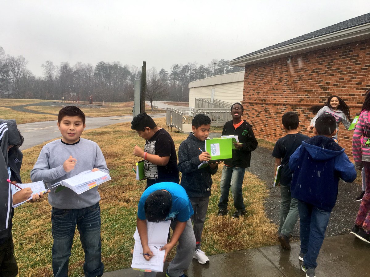 B_Gordon's tweet photo. Took the Ss outside to record our cloud coverage. Discussed why the sky looked a lot closer today. #SnowDay17 @GibsonGrizzlies @wsfcs @WSFCS_Science #dailyscience https://t.co/Tylg5J6YRE
