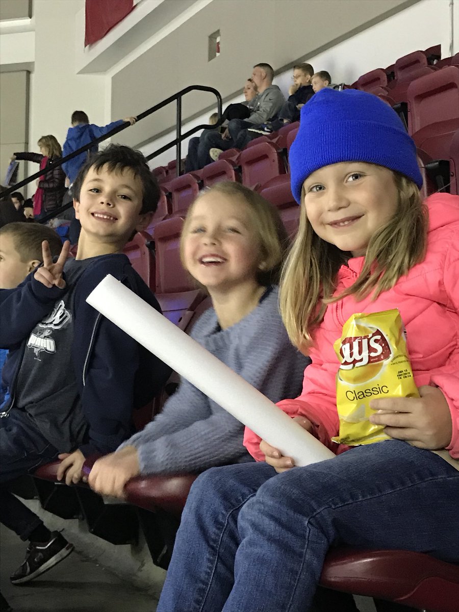 #AdamsElementary in the house to cheer on the #Steelheads - #FeelTheSteel