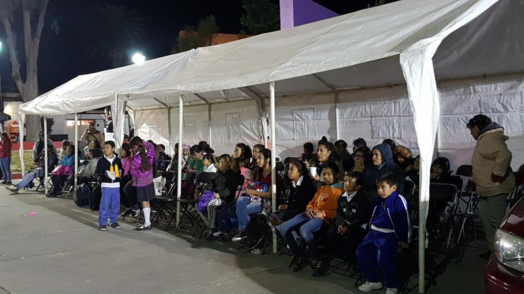 proregiones's tweet photo. En estos momentos, proyectamos "Intensamente", como parte de las actividades del Comité de Mediación Comunitaria en la Plaza de la Igualdad. @TlahuacRenace https://t.co/XgLOAr1LSn