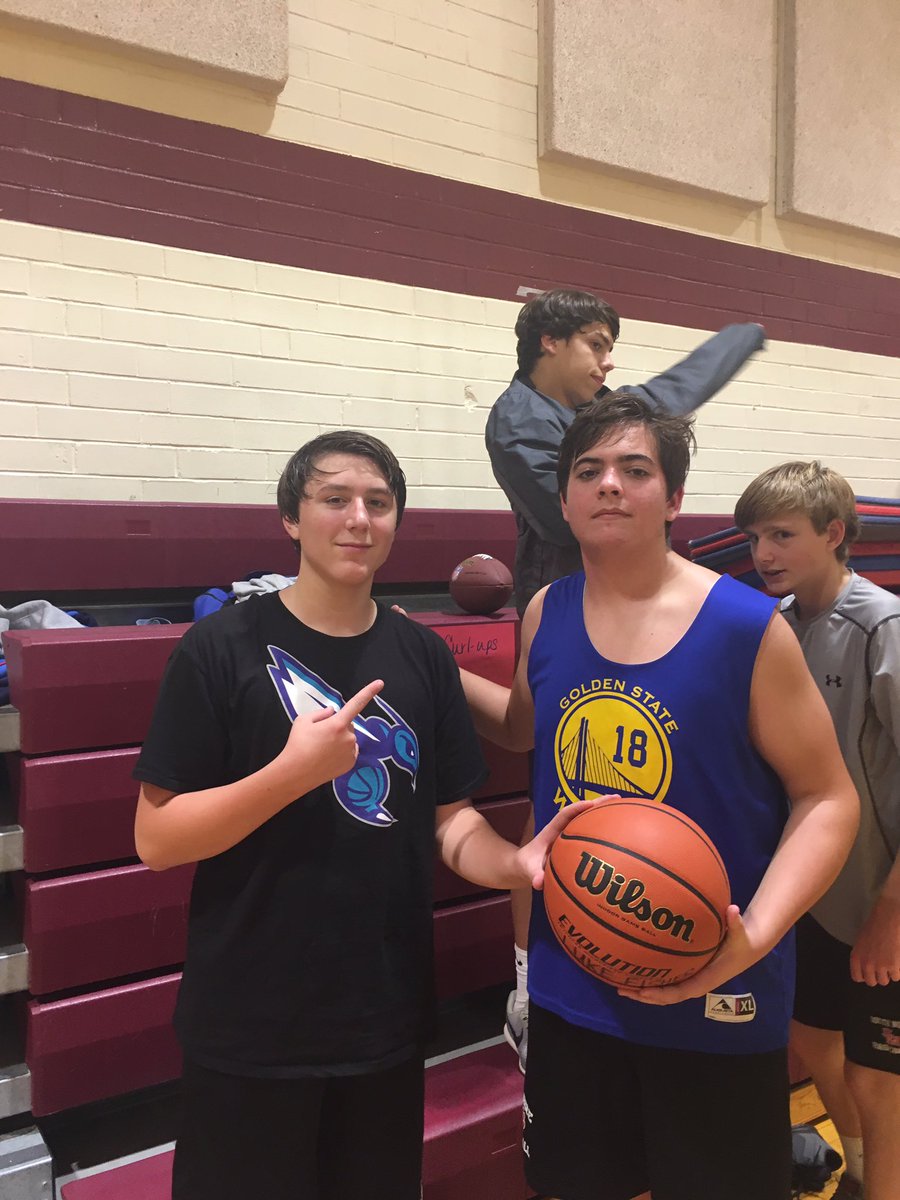 qcTwolves's tweet photo. Make A Wish foundation helps Autistic child Ian B. practice with his favorite team! He even got to play( and won)"Minnesota" with Zachary! https://t.co/UctcxTerSt