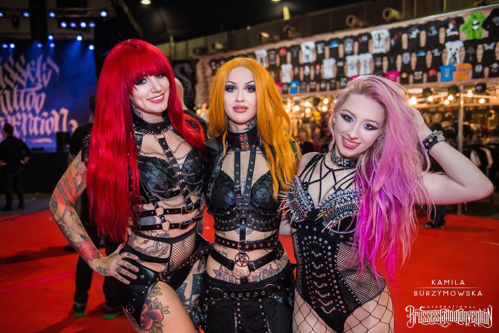 PyrohexOfficial's tweet photo. Check out some of our beautiful ladies of Pyrohex(left to right): @CervenaFox @ShellydInferno &amp; @GemGem_D 🔥 Photo by @KBurzymowska at @KimIBTC https://t.co/PeOLuRXqwn