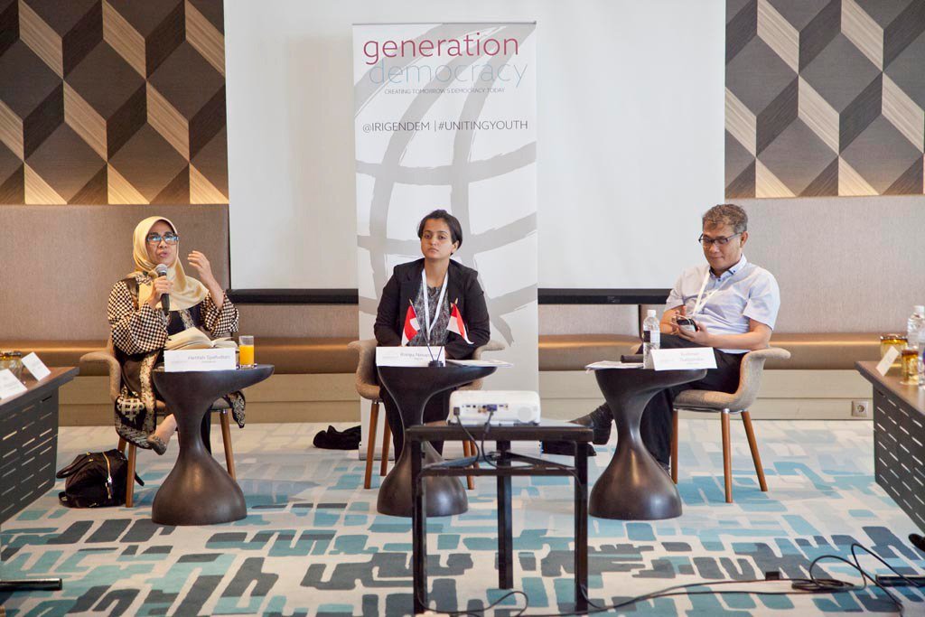IRIGenDem's tweet photo. #Indonesian MPs @budimandjatmiko & @hetifah share their experience running for office as former young student activists w @IRIGenDem youth across Asia. #FromProtestToPolicy #NoVoteNoVoice #UnitingYouth https://t.co/cdMjYxYkCb