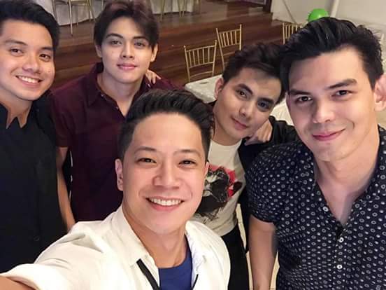 HartifiedOfc_'s tweet photo. Apple Derm Boyband. πππ»
@lesterpaulofficial @_princevillanueva @jc_juco @dion_ignacio
#djharted #djharted955 #applepeel #applederm #skinuniquefacialcareandspa #orangeglow #skinunique #lemonpeel #antiaging #skincare #young #cosmeticsurgery #facial #photodynamic #derma https://t.co/yx9vAqq5J5