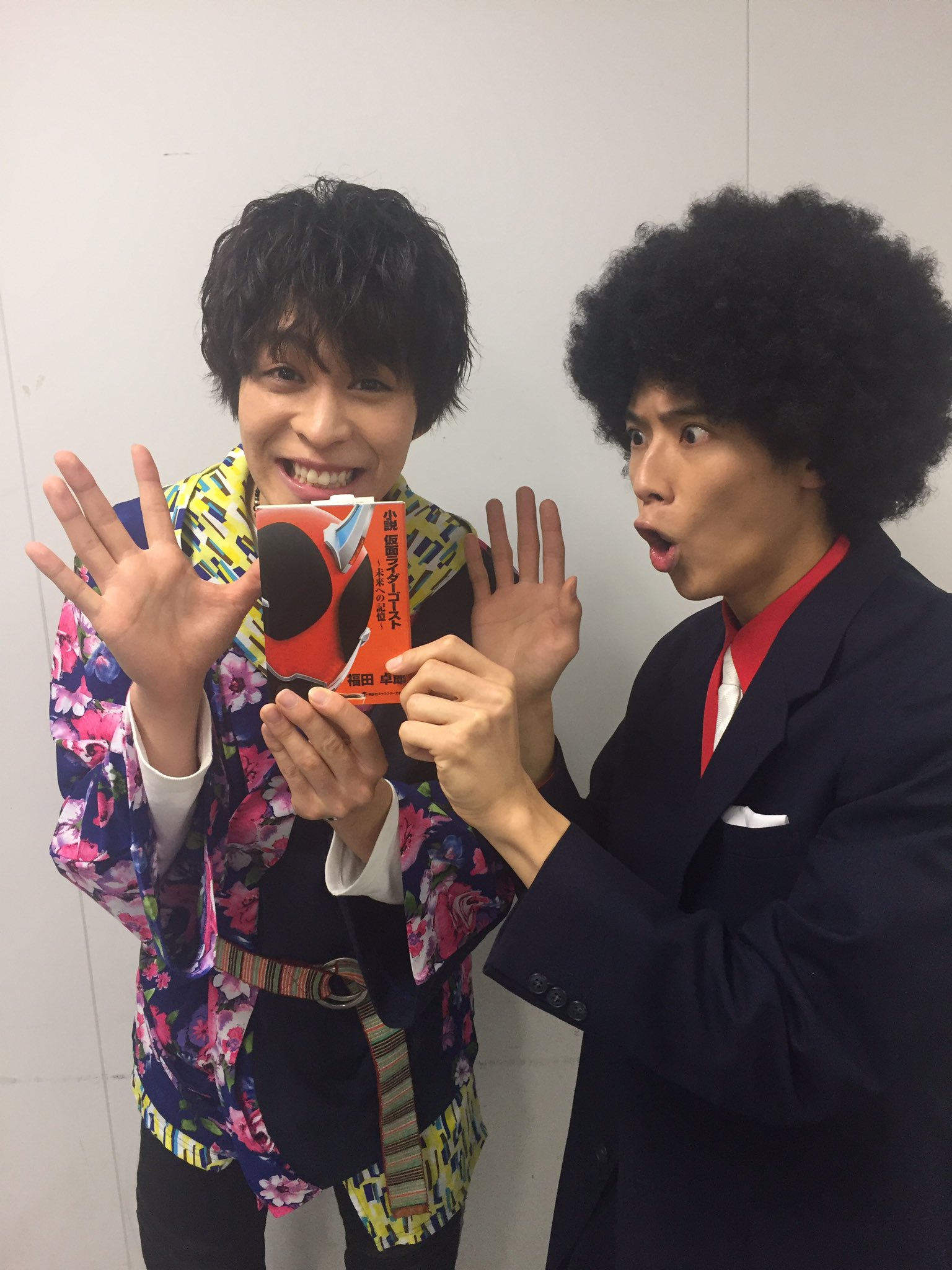 ট ইট র 仮面ライダーゴースト 本日 初日 平成ジェネfinal舞台挨拶にお越し頂いた皆さま ありがとうございました 来週 タケルとオナリで九州なのでよろしくお願いします 小説も絶賛発売中です タケル殿 早く感想聞かせて T Co 9qxzgvijrd