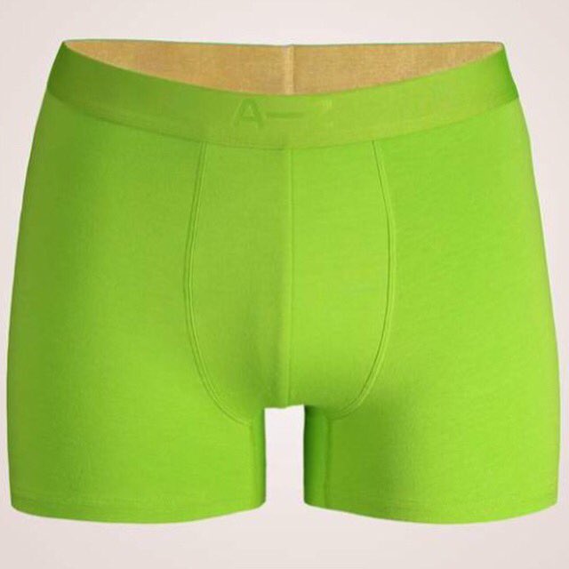 Robbisman's tweet photo. Now is Zlatan part of our green #viewmybox team both by color and by a proactive customer journey
We welcome the nice color at
#azbyzlatan
#postpurchase
#realclothes
#deliverytime
#merchant
#myboxes
#shipping
#green
#ecommerce https://t.co/0eYuMXacYg