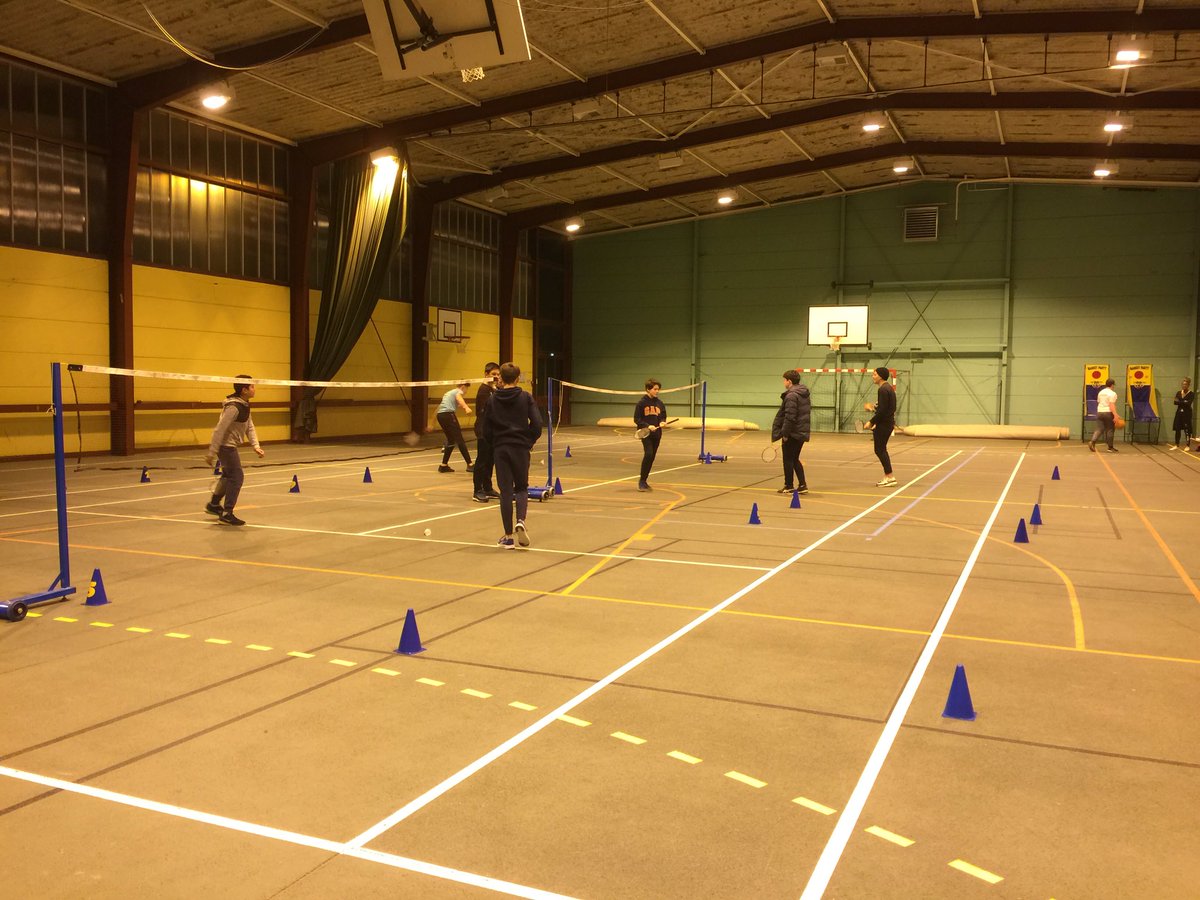 Telethon91n's tweet photo. C'était le Tournoi sportif du #telethon2017 à @VilleEtiolles à 19h avec du basketball, badminton dans une ambiance conviviale https://t.co/LQAqpu5Rkl