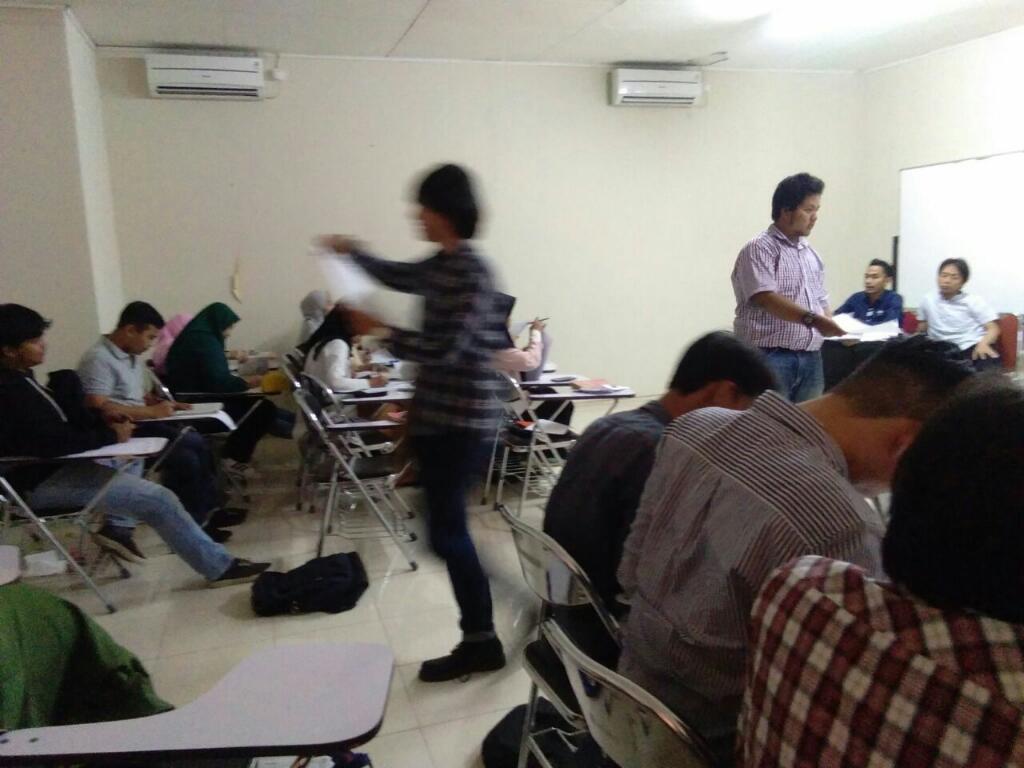 Sosialisai LDKM BEM FH UMJ 2017/2018

#BEMFHUMJ
#FAKULTASHUKUM
