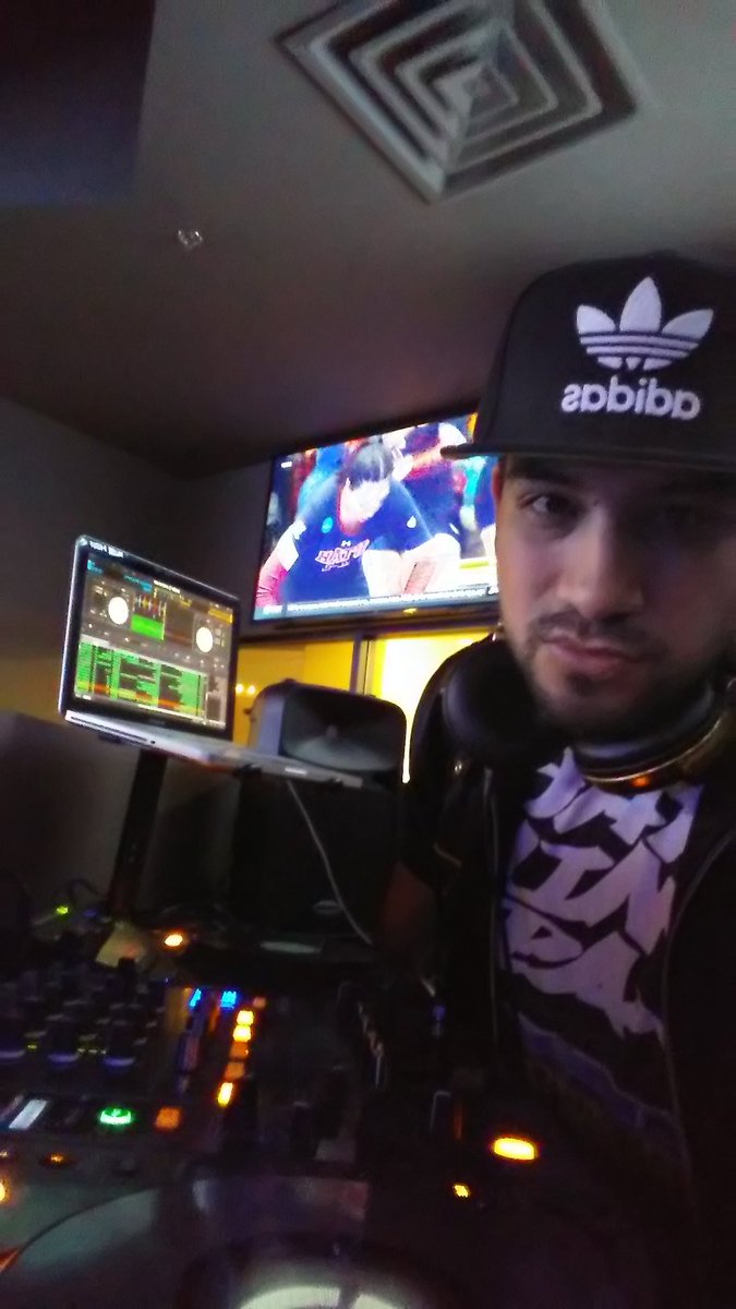 djFreshVince's tweet photo. Droppin' the beats on the Westside! Live at the #HeadquartersAZ in Peoria &amp; representin' #SNRadio! @Scottsdaleradio https://t.co/2MjSB07ysc