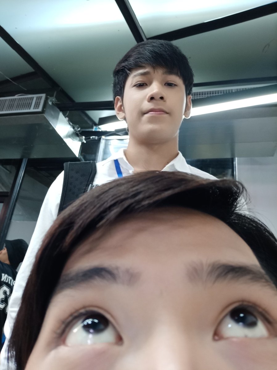 kristtps's tweet photo. เมื่อบอกว่าจะไม่ดูโซตัสคืนนี้
ดูหน้าเค้าสิคุณ @stjinx_maya https://t.co/DZhgFjYOXS