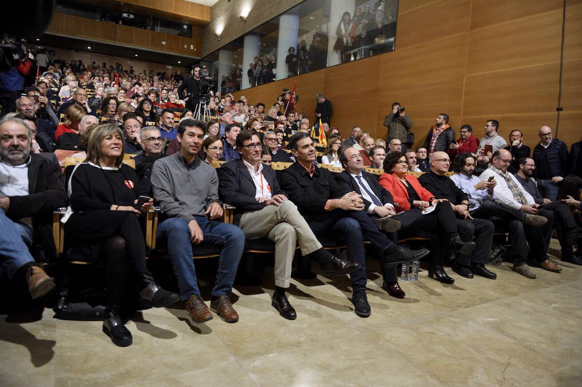 sanchezcastejon's tweet photo. ¡Tenemos que salir todos a votar! Si tú no vas, ellos continuarán con su deriva secesionista. Ningún socialista en casa. Pido el voto para un hombre inteligente, íntegro y capaz.
#VotaIceta https://t.co/ZVbtm0FSlm