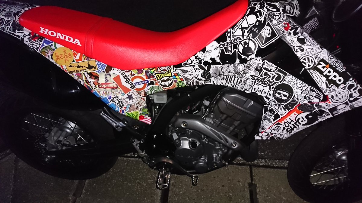 Ugo Ar Twitter やっと終わったー 半日かかって微妙な出来だけどまあ満足笑 バイク ステッカーボム