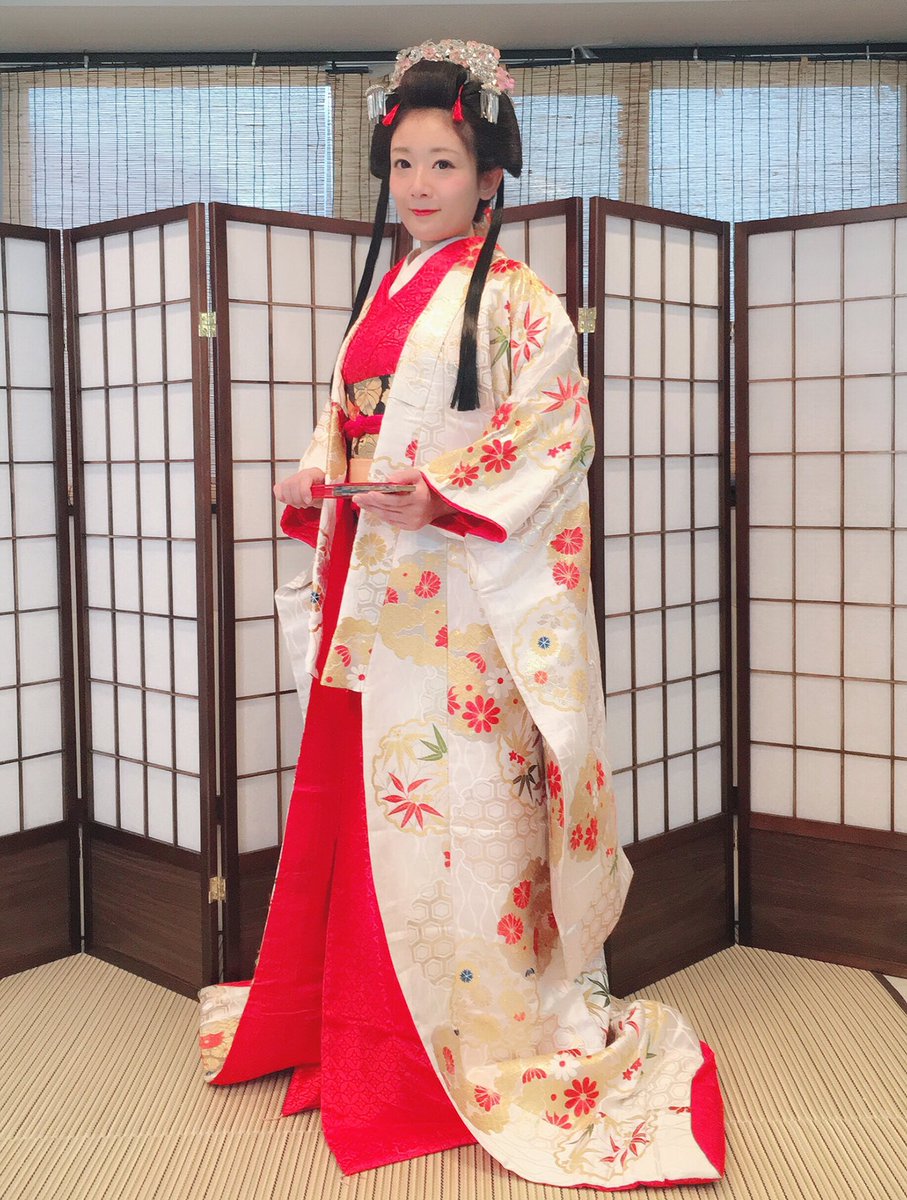 しらいし 由梨 おゆり V Twitter Bazuyasu Bazuyasuさん 確かに 髪型もお着物もそうですよね ᵕ 気分はなんちゃって あんみつひめでございまする Twitter