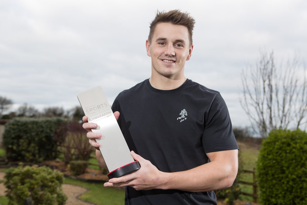 BBCSportWales's tweet image. There have been some wonderful moments in Welsh sport this year.

And you can re-live them all by watching the Wales Sport Awards on the @BBCRedButton from 5.30pm! #WSA2017