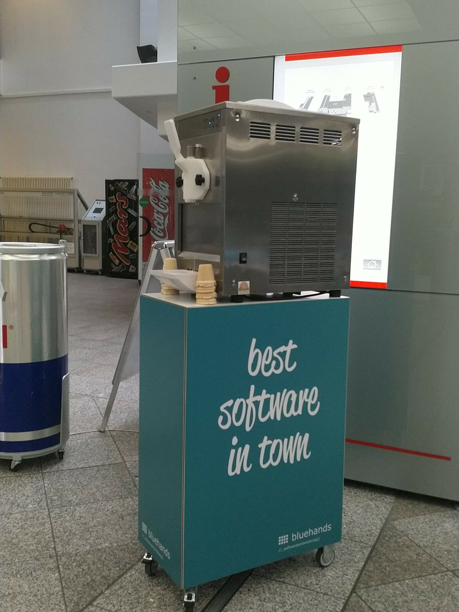 bluehands_de's tweet photo. #devfestka17 Software gefällig. #lustaufsoftware https://t.co/bZwJJG8OoS