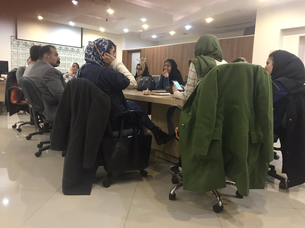 Hamsh_Training's tweet photo. ✅كارگاه #فن_بيان و اجرا در #مدرسه_همشهري
1️⃣جلسه سوم از يازده جلسه شنبه‌ها 
👤مدرس: الهه پرسون
https://t.co/VFqC6p7MdE https://t.co/0I2YyQ4U0A