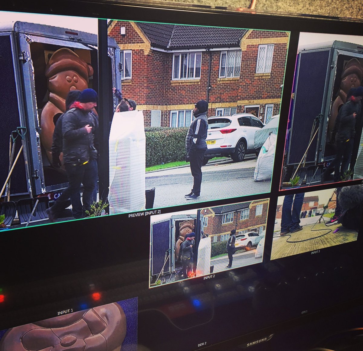 Flashlight TV tweet media