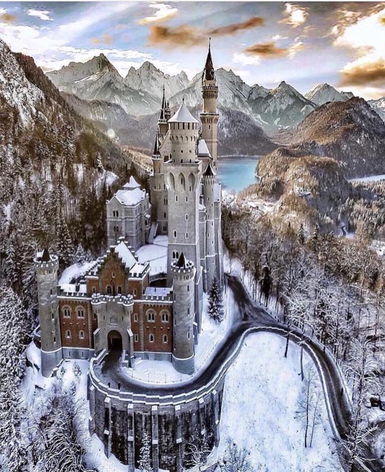 Алдарт Нойшвайнштайн шилтгээн, ХБНГУ