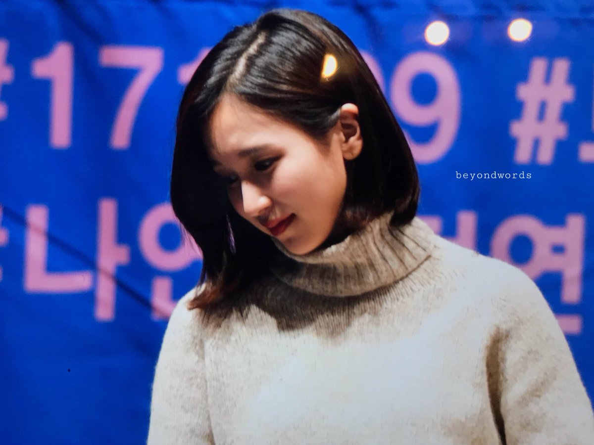 BeyondWords1020's tweet photo. 171209 TWICE STORE FANSIGN 

#트와이스 #미나 #TWICE #MINA https://t.co/BHh8fheynC