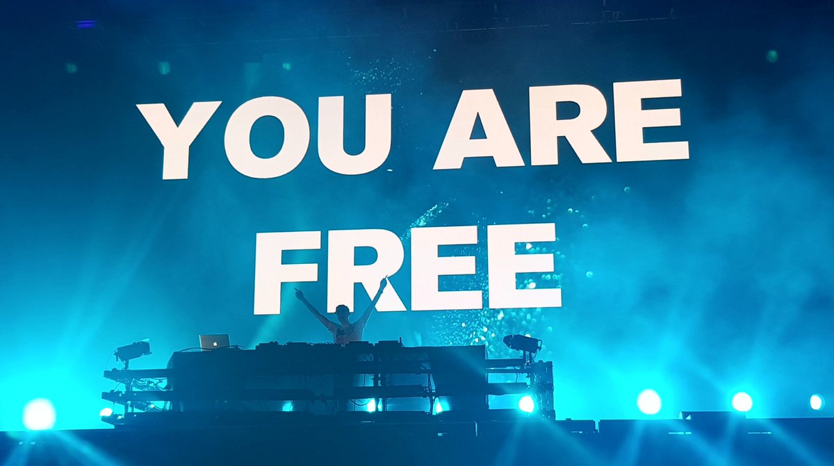 shyamasutra's tweet photo. You are free! This therapy is all you need! #ABGT #CreamfieldsAD @paavo_s @aboveandbeyond https://t.co/fSiaAvzcIL