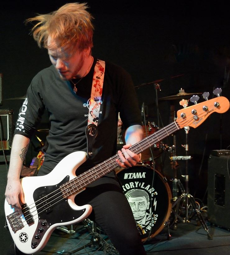 AshleyFallsUK's tweet photo. Supporting @VictoryLaneUK at @lutonlives
Like our shirts? #SoundStyle Official clothing launch is coming soon!
📸 All photos by Paul Curry #LiveMusic #PopPunk #Gigs https://t.co/YgXjnTG0Wk
