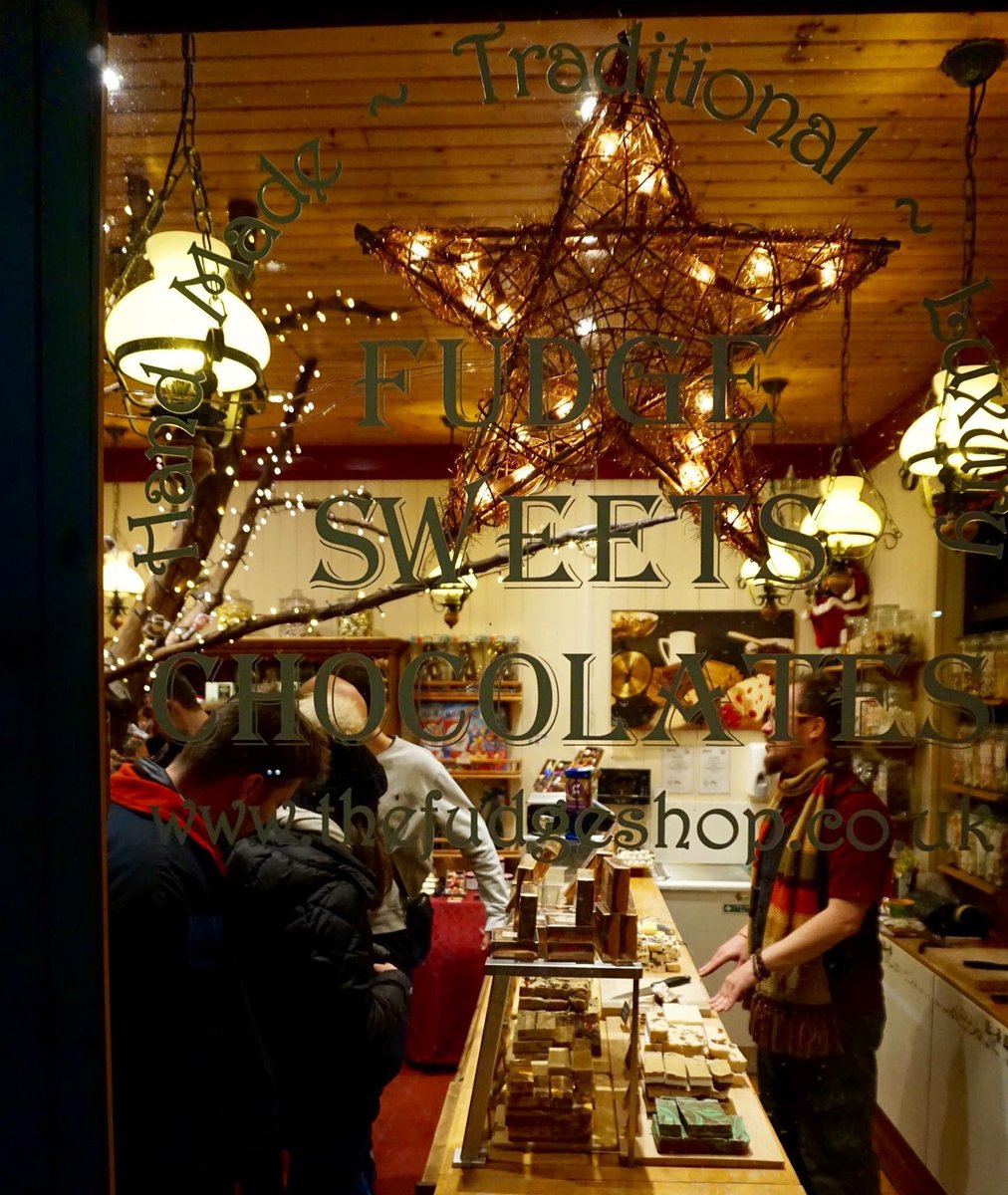 thefudgeshop's tweet photo. It's beginning to look a lot like... 
🎅🏼🎄🎅🏼🎄

#hayonwye #visithay #christmas #festive #fudge #traditionalsweetshop https://t.co/BGoN3qejEK
