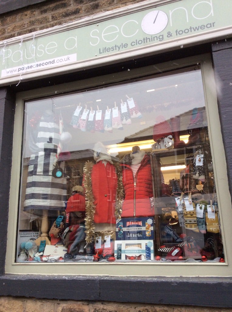 Pause A Second tweet media