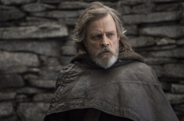PiKCeL's tweet photo. En décembre, revient le mec à barbe blanche le plus attendu de l'année...
Mais non, ce n'est pas le Père Noël ! C'est Luke Skywalker.... #StarWarsTheLastJedi #LukeSkywalker #13thOfDecember #Movie #ChistmasGift https://t.co/XeuxXxjoSQ