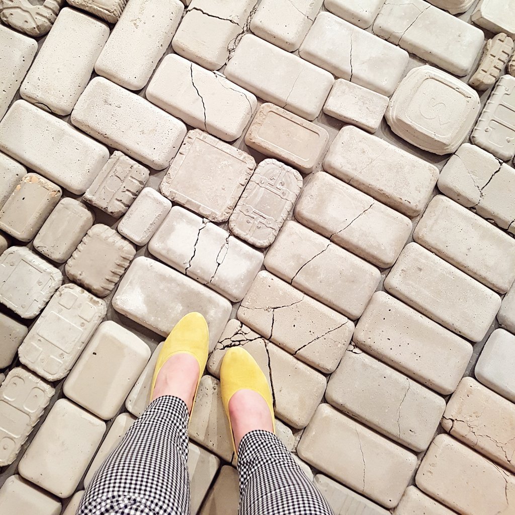 JollyGoodStudio's tweet photo. Great Meet the Artist event @DCAdundee last night. I'm gonna take so many photos of my feet during these exhibitions! #fragments #thismessiskeptafloat https://t.co/UaPlvETQRu