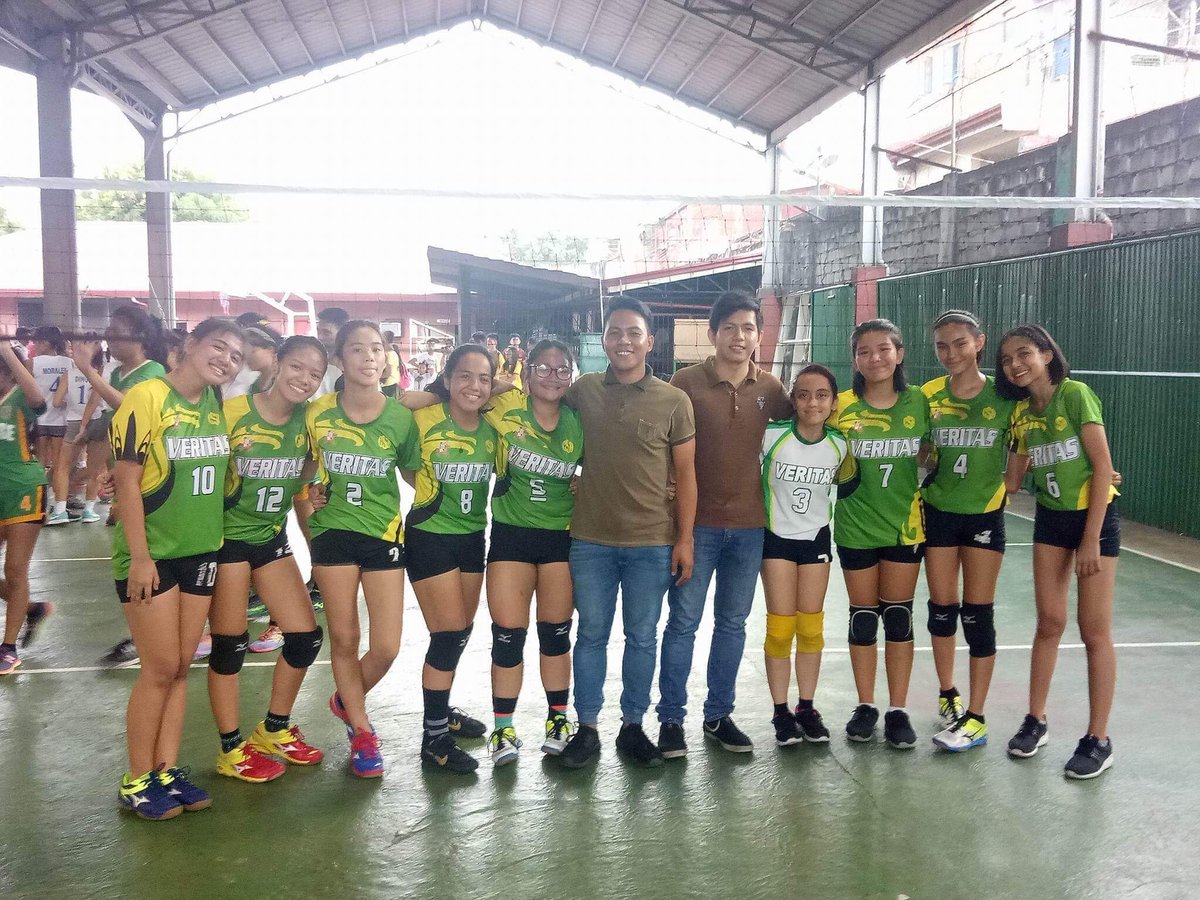 trntygrvcio's tweet photo. "Hawakan mo aking kamay bago tayo maghiwalay lahat, lahat ibibigay." 🎶😢 

2nd place + mythical 6!☺️💖 thank you coach arnel &amp; coach ronie kase di nyo kame sinukuan 😌 girls, legit thank u for making this possible. I love u all. Hanggang sa muli!! 😭💯💚 #VALIANTS *incomplete* https://t.co/X7uRXDUIZ9
