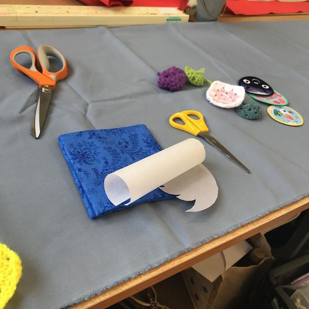 Waiting for the pattern as we’re sharing. Sewing in my ends on my Granny Squares while I wait. Patches from <a href="/luckydipclub/">Lucky Dip Club</a> and @fortheloveofpatch. Finally using them for something other than looking at! Will add my new two from @britishsnailmail when I get home I think. I’ve …