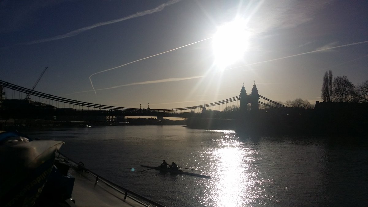 Beautifull Morning In Hammersmith 

#london #weather #hammersmithbridge #new #londonnews #now #coldInLondon