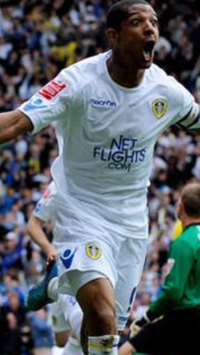 Who\ll ever forget that goal in the scum shitole Happy Birthday Jermaine Beckford MOT. 